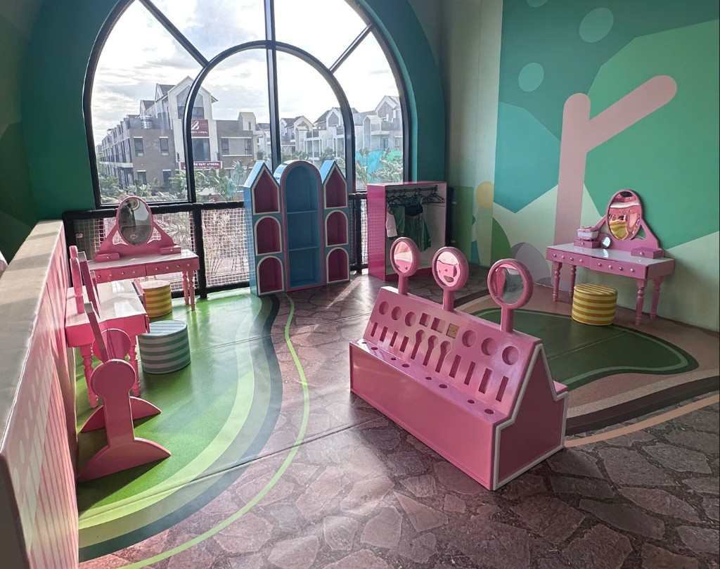 Góc sáng tạo — trang điểm và role-play