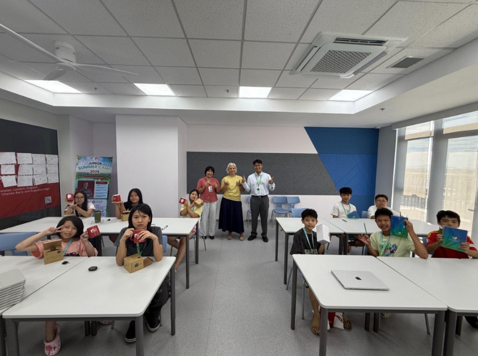 Hoạt động lớp học Junior Summer Camp BUV